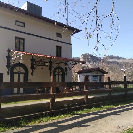 Castro Urdiales - La Vieja Estacion - Cerca De Bilbao Pension Buitenkant foto